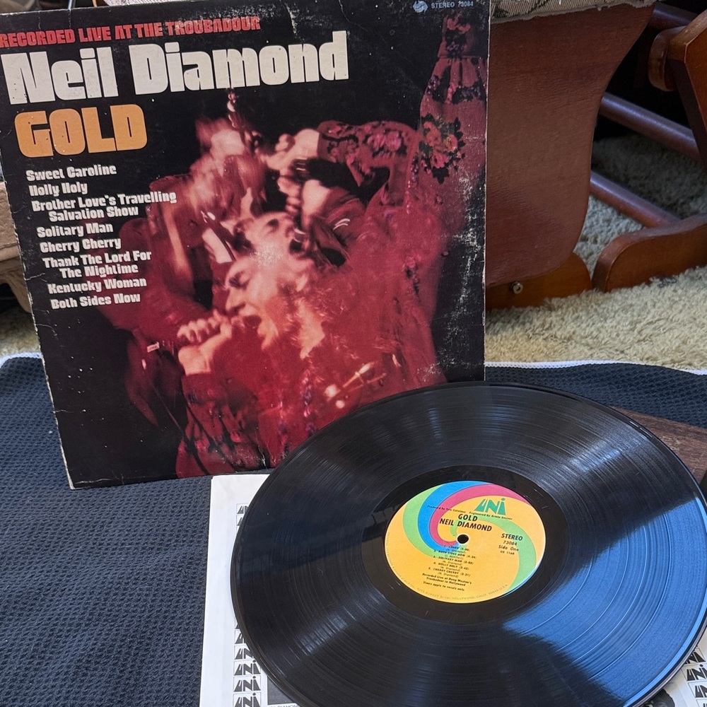 Neil Diamond: Gold, Universal Vinyl Record